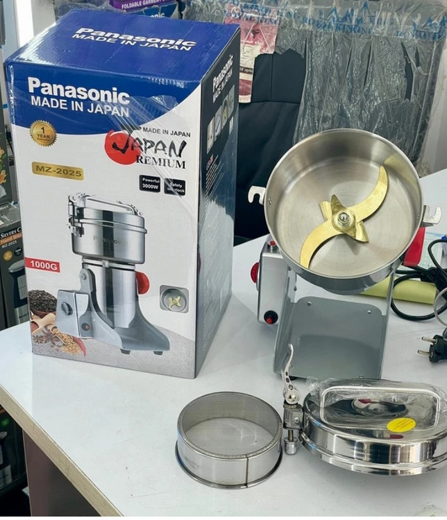 آسیاب صنعتی پاناسونیک مدل MZ-2025 ظرفیت ۱۰۰۰ گرم با تیغه طلایی